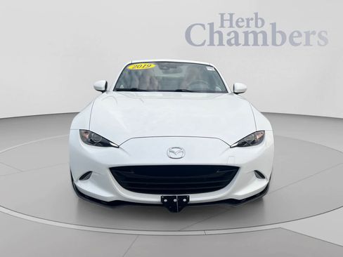 Used 2019 MAZDA MX-5 Miata RF Grand Touring w/ GT-S Package RWD image 2