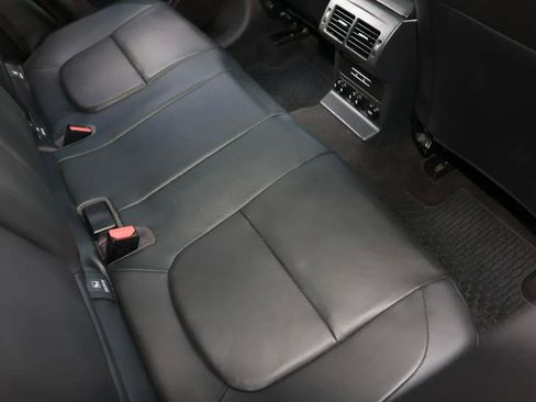 Used 2017 Jaguar F-PACE Premium image 13