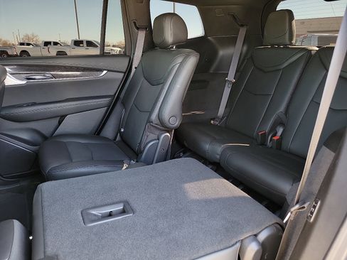 Used 2024 Cadillac XT6 Sport image 8