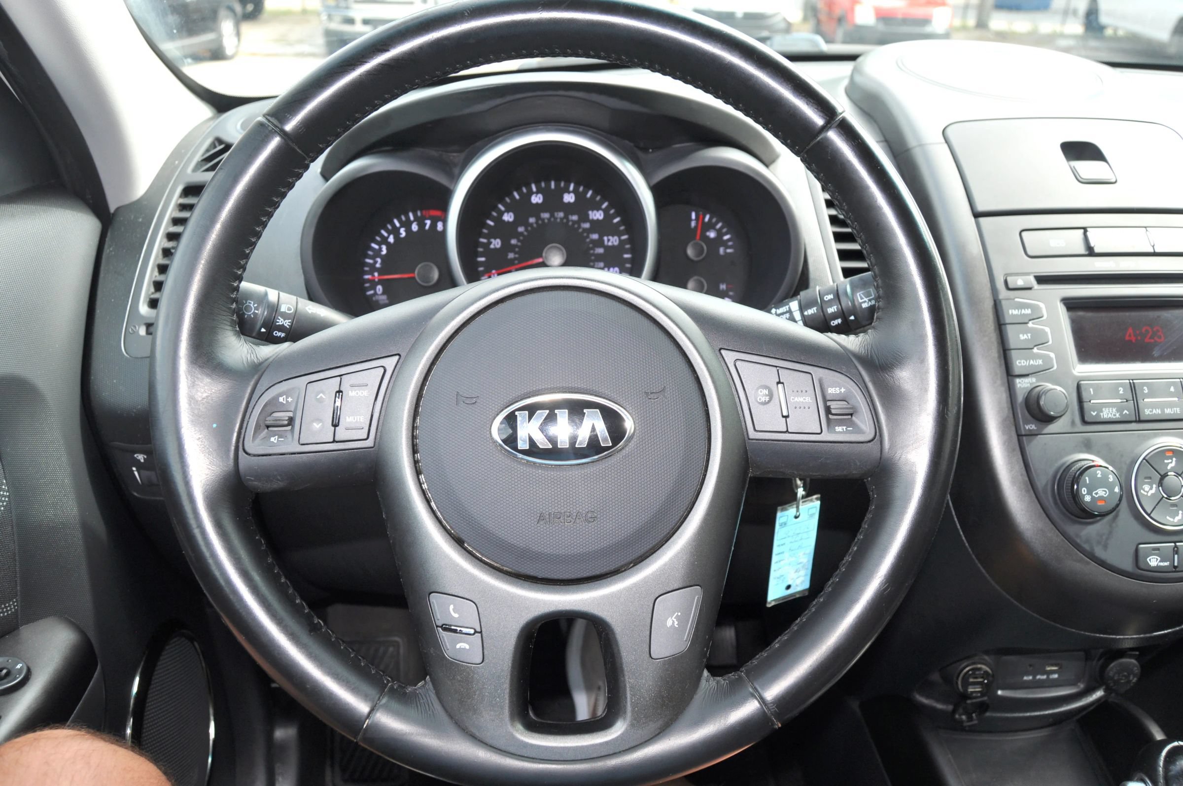 Used 2013 Kia Soul + FWD image 27