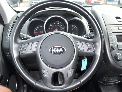 Used 2013 Kia Soul + FWD image 27