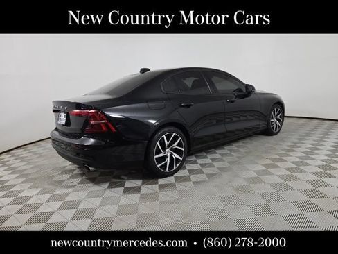 Used 2019 Volvo S60 T6 Momentum w/ Premium Package AWD/4WD image 9