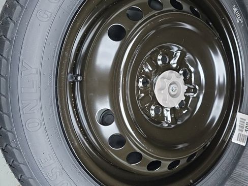 Used 2025 Toyota Camry SE image 15