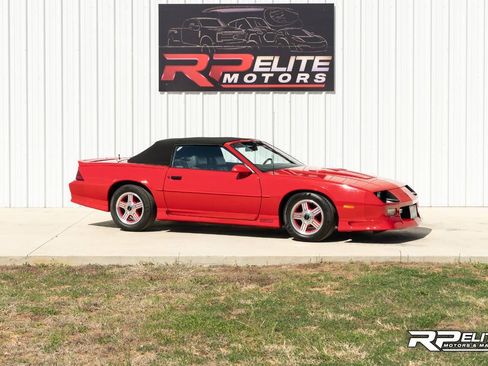 Used 1991 Chevrolet Camaro Z28 RWD image 1