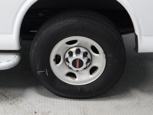 Used 2024 GMC Savana 2500 Work Van w/ Driver Convenience Package image 18