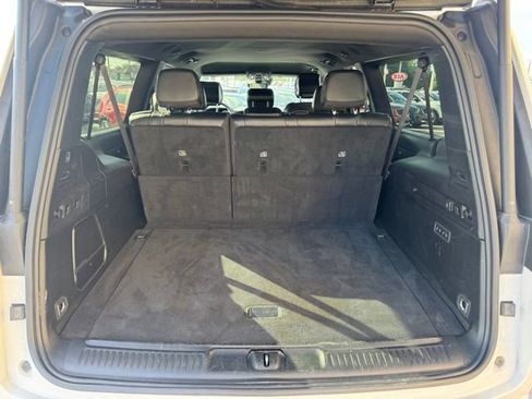 Used 2024 Jeep Wagoneer L Series II RWD image 9