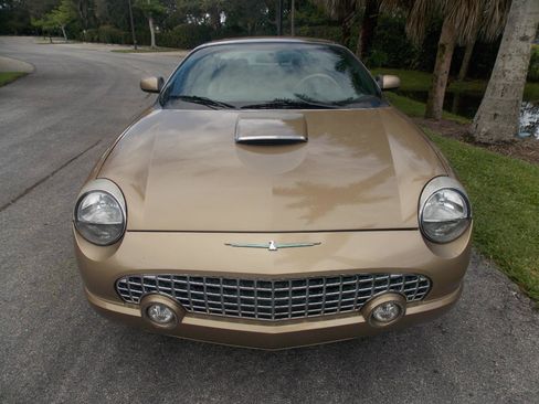 Used 2005 Ford Thunderbird RWD image 14