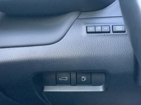 Used 2024 Toyota Crown AWD/4WD image 14