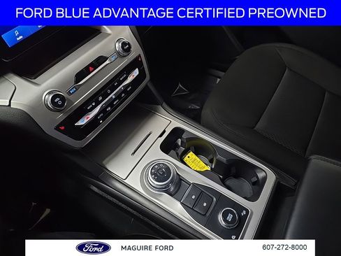 Used 2022 Ford Explorer XLT image 30