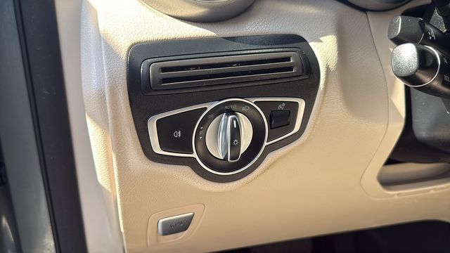 Used 2018 Mercedes-Benz GLC 300 image 15