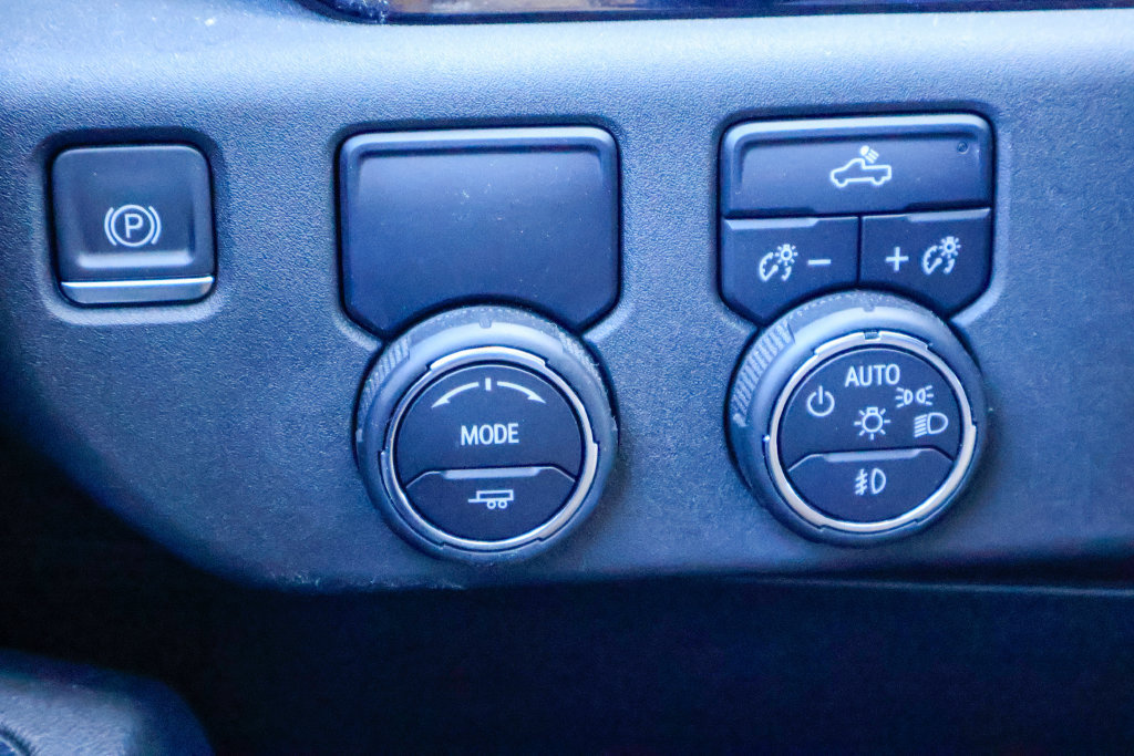 Used 2023 Chevrolet Silverado 1500 RST w/ LPO, Dark Essentials Package RWD image 17