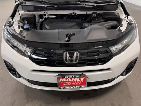 Used 2026 Honda Odyssey Elite image 8