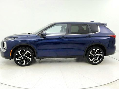 Used 2024 Mitsubishi Outlander FWD image 2
