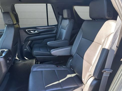 Used 2021 Chevrolet Tahoe Z71 w/ Luxury Package AWD/4WD image 12
