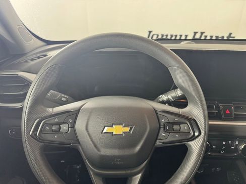 Used 2025 Chevrolet TrailBlazer LT AWD/4WD image 13