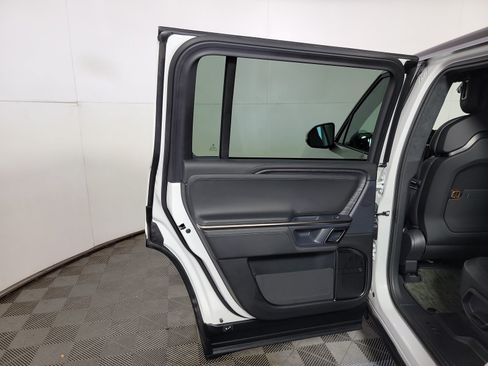 Used 2024 Rivian R1S Adventure AWD/4WD image 17
