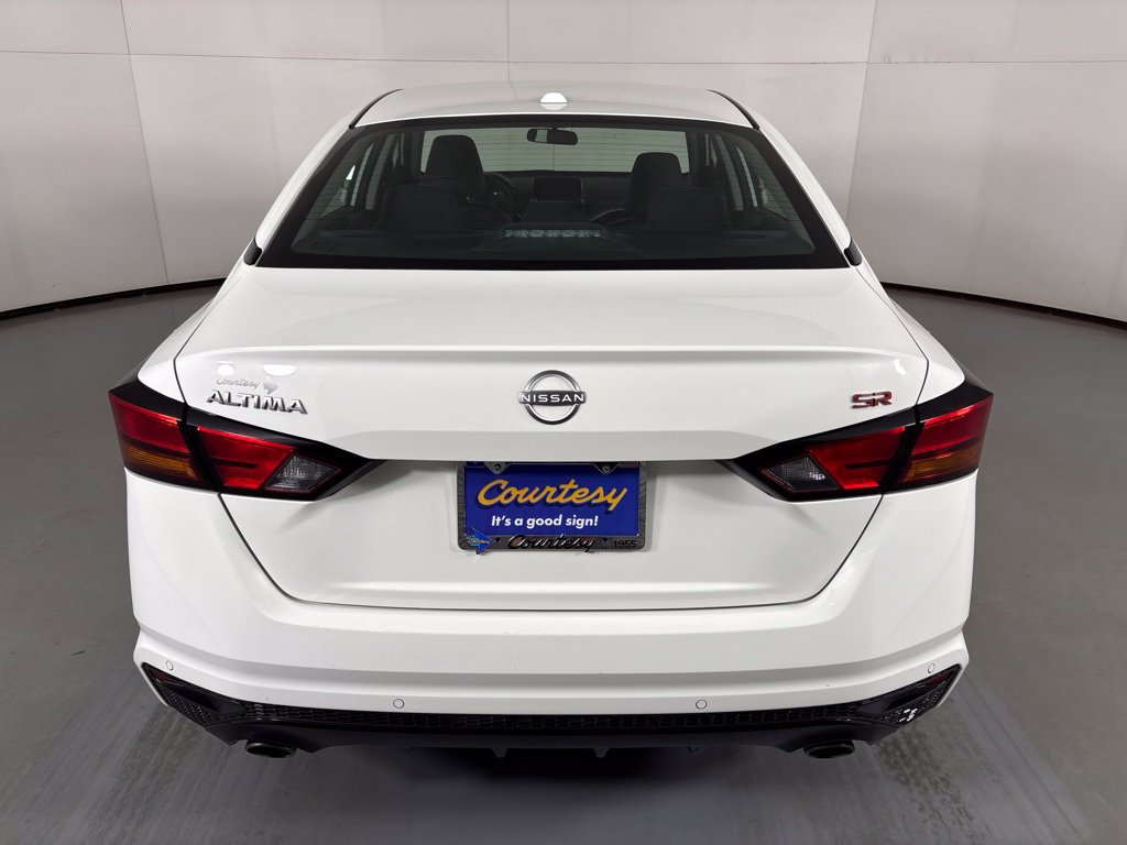 Used 2024 Nissan Altima 2.5 SR FWD image 7