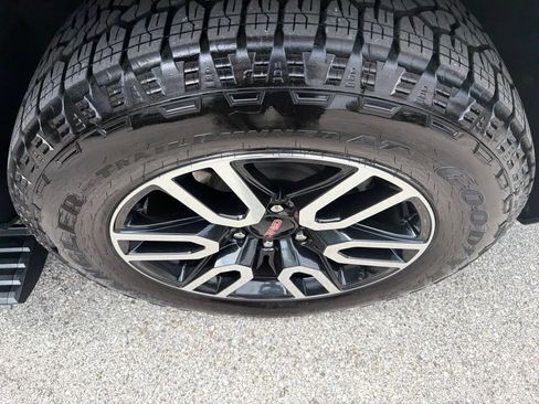 Used 2022 GMC Yukon AT4 AWD/4WD image 19
