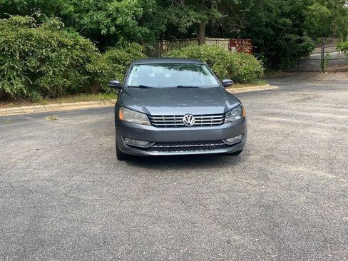 Used 2015 Volkswagen Passat 1.8T Limited Edition FWD image 2