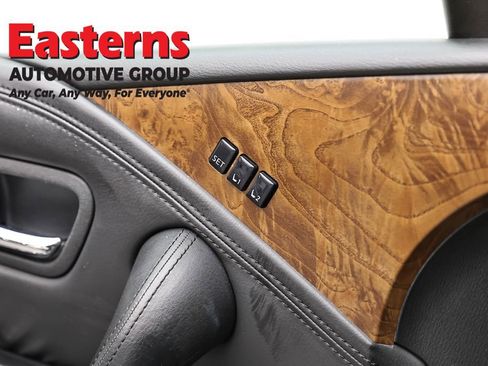 Used 2024 Nissan Armada SL w/ Captain's Chairs Package image 25