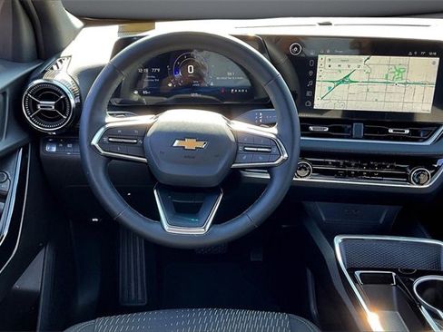 Used 2025 Chevrolet Equinox LT image 8