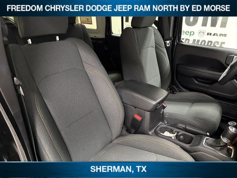 Used 2025 Jeep Wrangler Unlimited Sport AWD/4WD image 9