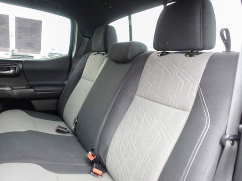 Certified 2023 Toyota Tacoma TRD Off-Road image 32