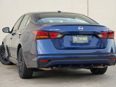 Used 2019 Nissan Altima 2.5 S FWD image 5