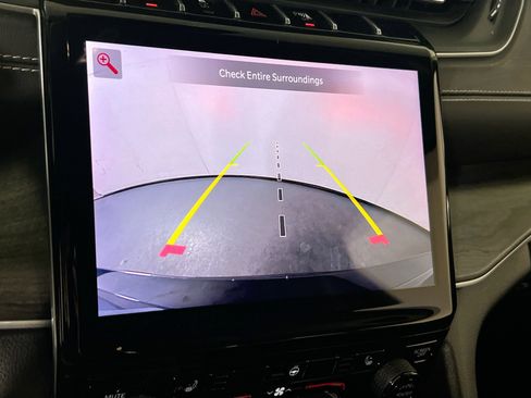 Used 2022 Jeep Grand Cherokee L Limited image 14