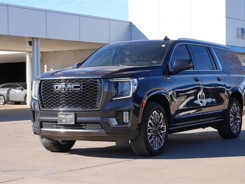 Used 2023 GMC Yukon XL Denali Ultimate image 8