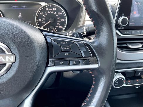 Used 2024 Nissan Altima 2.5 SR FWD image 24