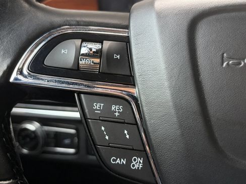 Used 2018 Lincoln Navigator Reserve w/ Technology Package AWD/4WD image 32