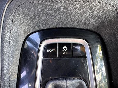 Used 2020 Toyota Corolla SE image 17