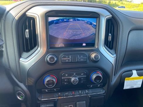 Used 2019 Chevrolet Silverado 1500 LT Trail Boss w/ Convenience Package AWD/4WD image 24