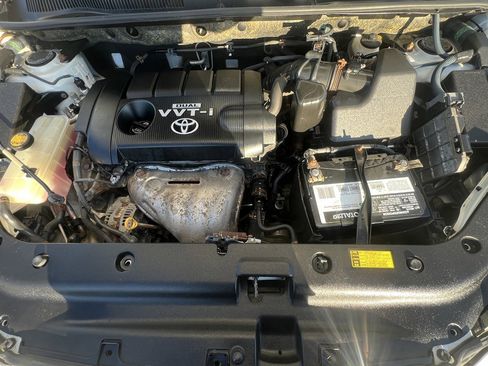 Used 2010 Toyota RAV4 Limited image 9