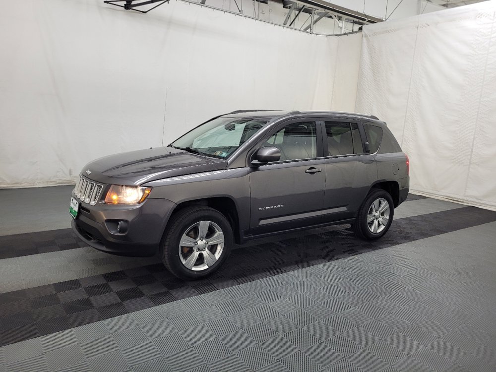 Used 2016 Jeep Compass Latitude AWD/4WD image 2