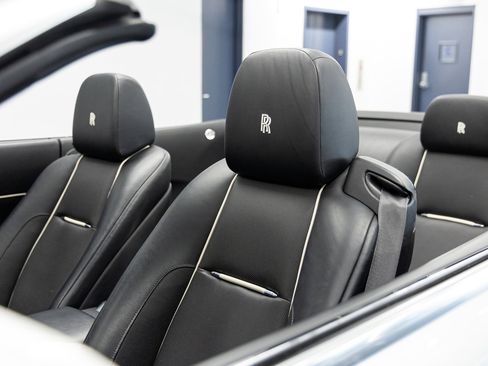 Used 2017 Rolls-Royce Dawn RWD image 42