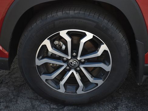 Used 2023 Toyota Corolla Cross AWD Hybrid w/ Moonroof Package image 11