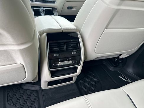 Used 2019 BMW X5 xDrive50i w/ M Sport Package AWD/4WD image 33