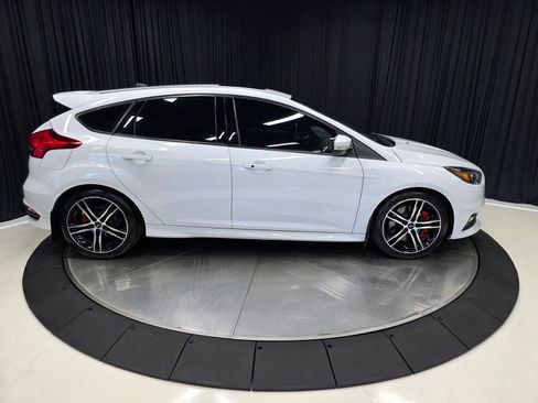 Used 2016 Ford Focus ST w/ Equipment Group 402A FWD image 14