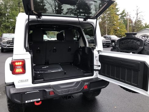 New 2026 Jeep Wrangler Unlimited Rubicon image 17