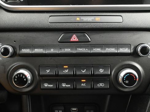 Used 2020 Kia Sportage LX image 17