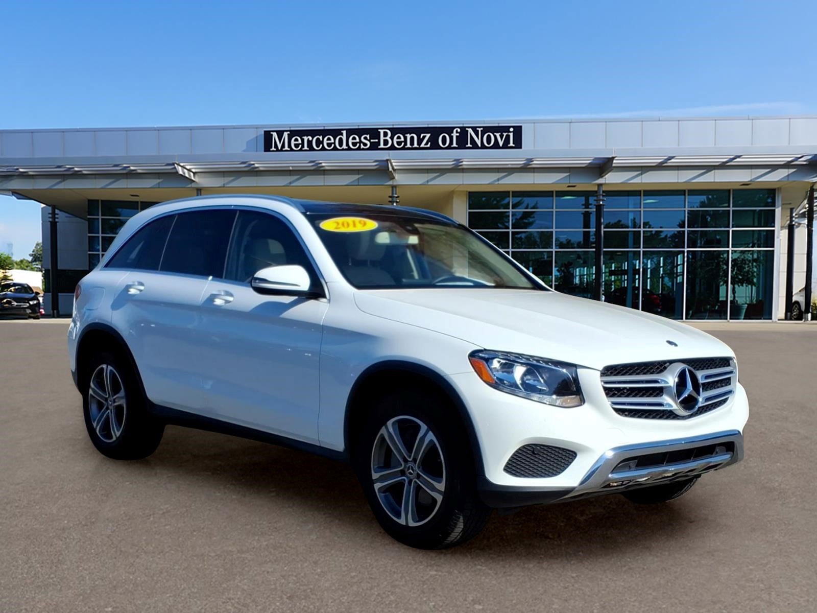 Used 2019 Mercedes-Benz GLC 300 4MATIC image 3