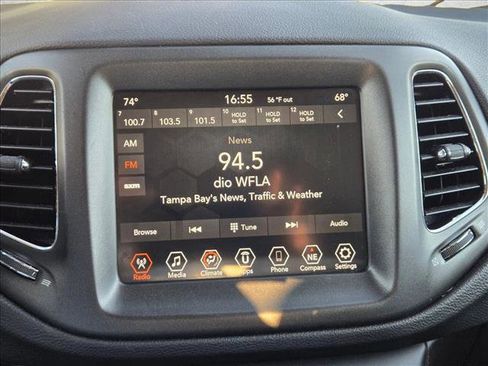 Used 2020 Jeep Compass Trailhawk image 12