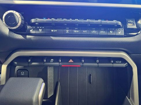 Used 2025 Toyota Tundra Limited image 36