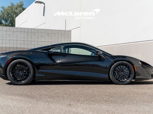 New 2026 McLaren Artura image 8