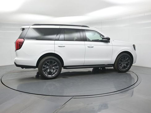New 2026 Ford Expedition Platinum image 27