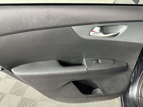 Used 2021 Kia Forte LXS image 24