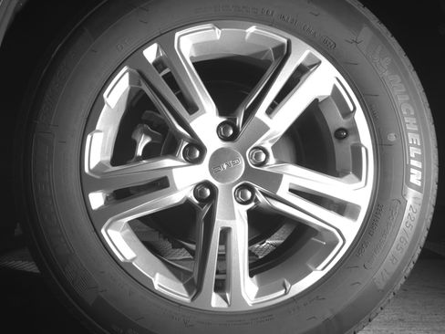Used 2024 GMC Terrain SLE FWD image 19