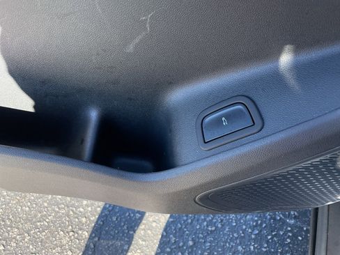 Certified 2025 Chevrolet Traverse LT image 19